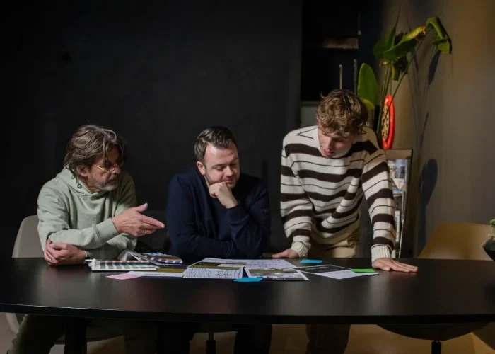 Lars Dijkstra laat een idee zien - Wad UP